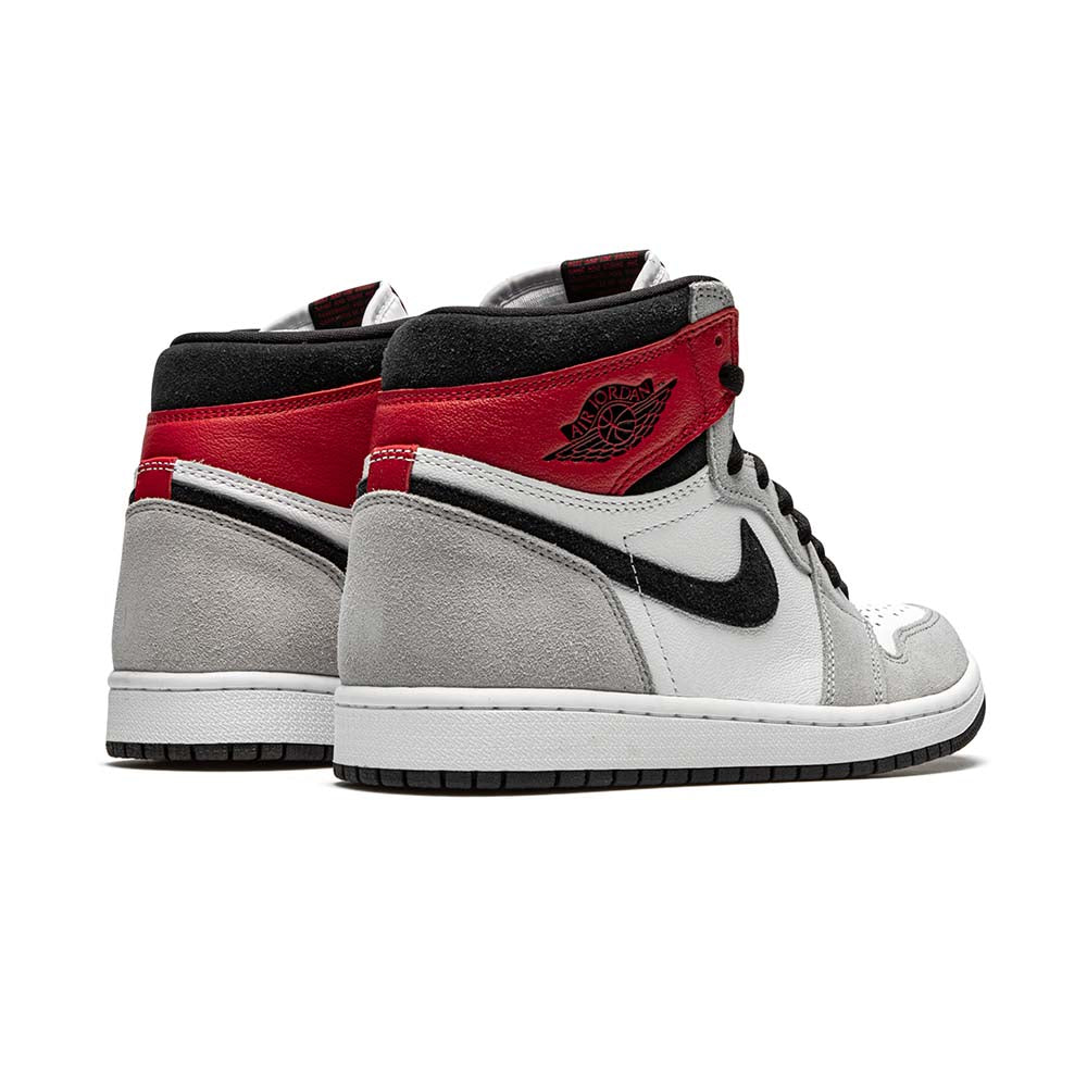 Air Jordan 1 Retro High OG "Light Smoke Grey"