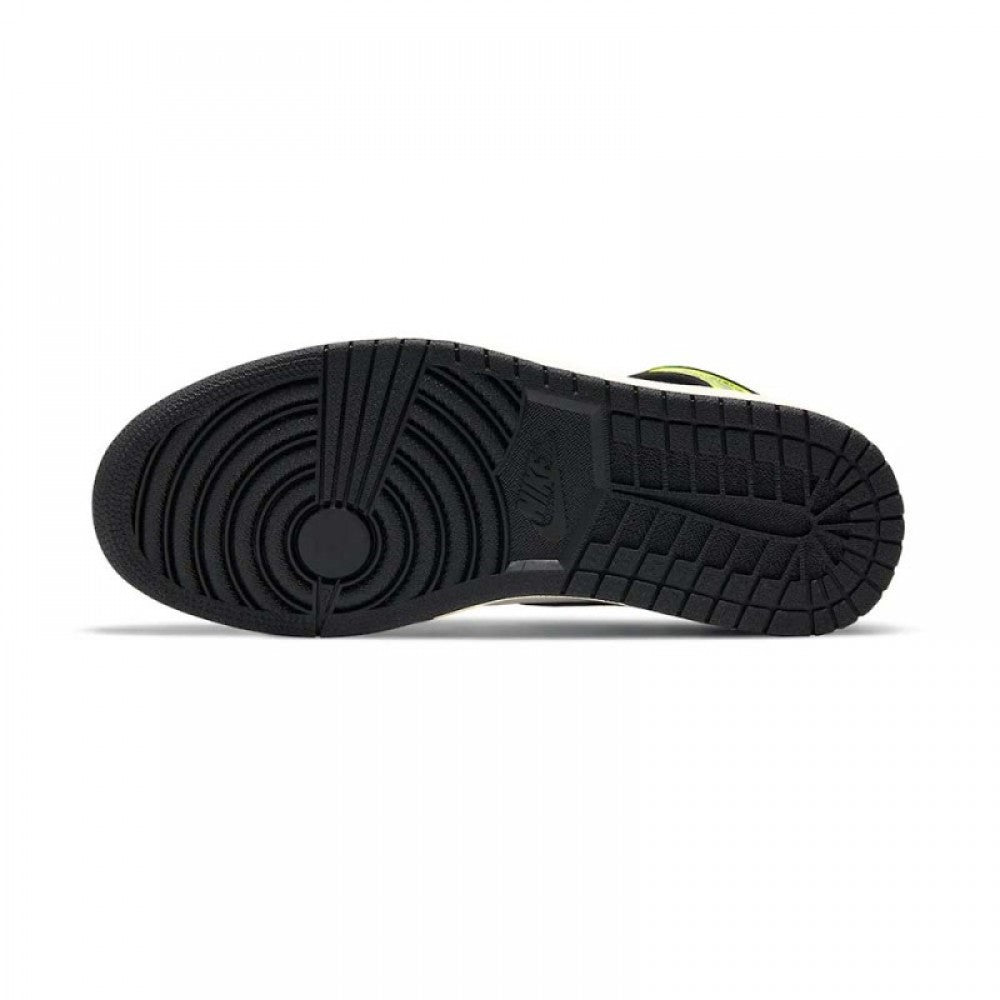 AIR JORDAN 1 RETRO HIGH OG 'VOLT GOLD'